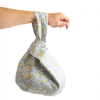 Bolsa portaovillos reversible estilo japonés colgada