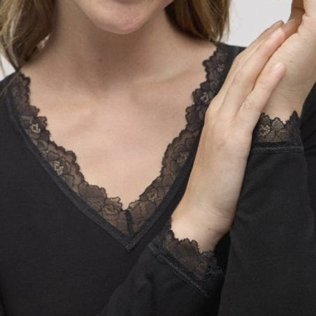 Detalle Camiseta negra mujer Ysabel Mora 19458 Manga larga